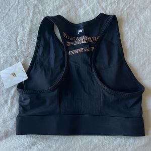 Women’s fabletics sports bra / workout top